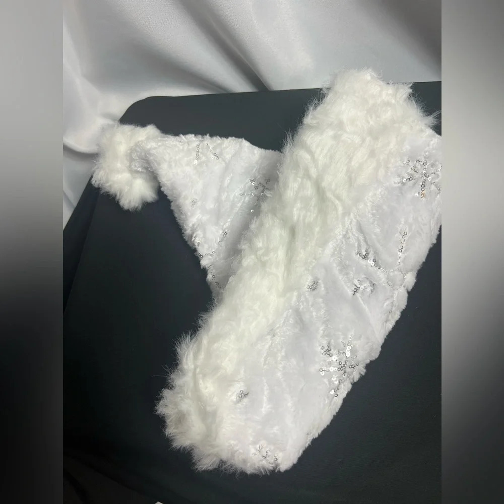 4 Pack Santa Claus Hat Snowflakes Plush Soft Faux Fur Silver Sequin Brand New - Picture 11 of 11